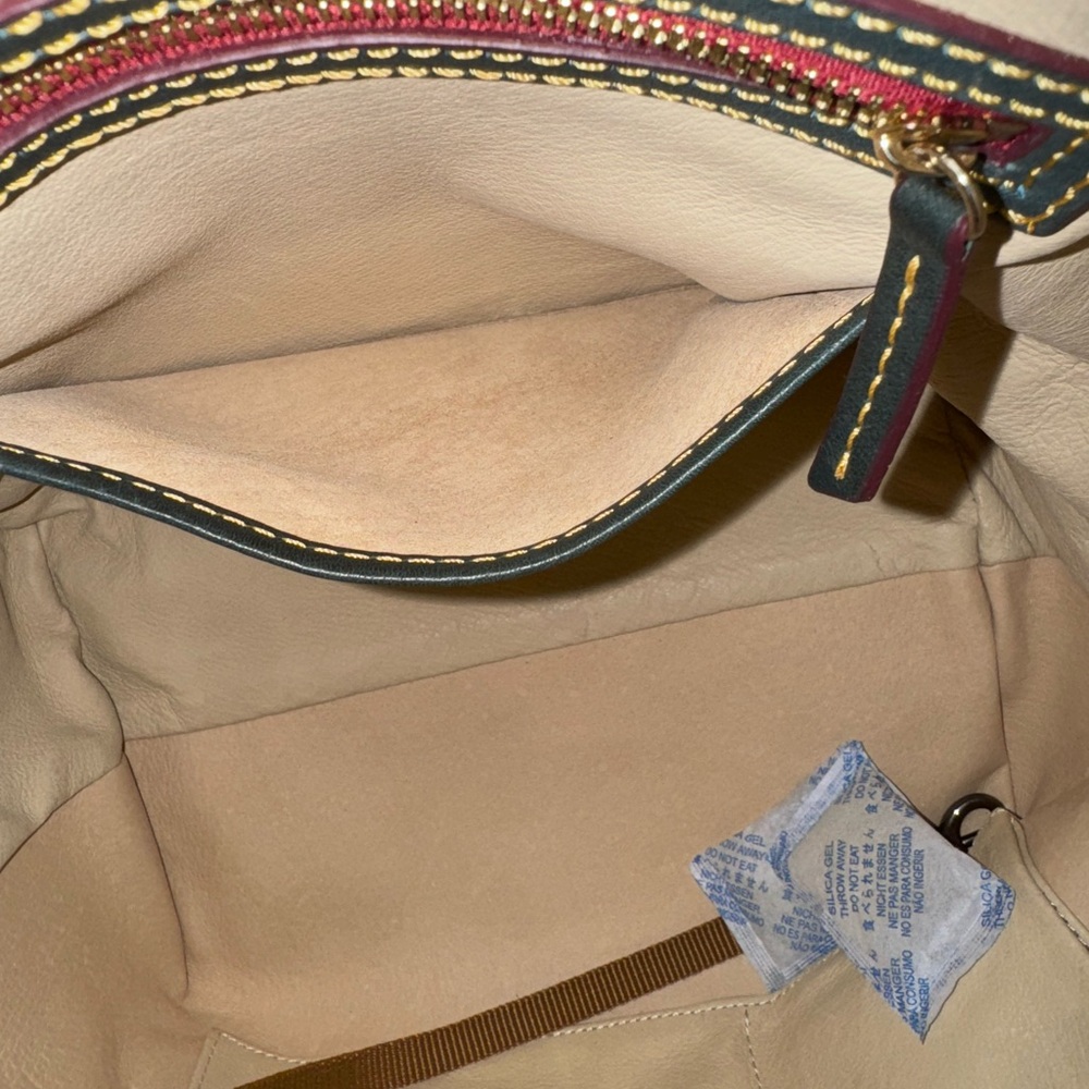 RARE DOONEY AND BOURKE HATTIE- Ivy color - Picture 6 of 11
